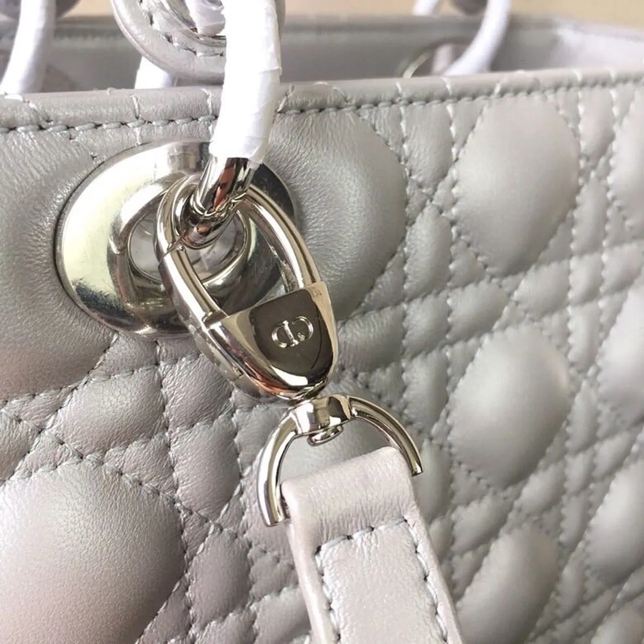 DI Medium Opaline Gray Pearlescent Cannage Lady Bag Hardware Pearl Gold For Women 9.5in/24cm CD