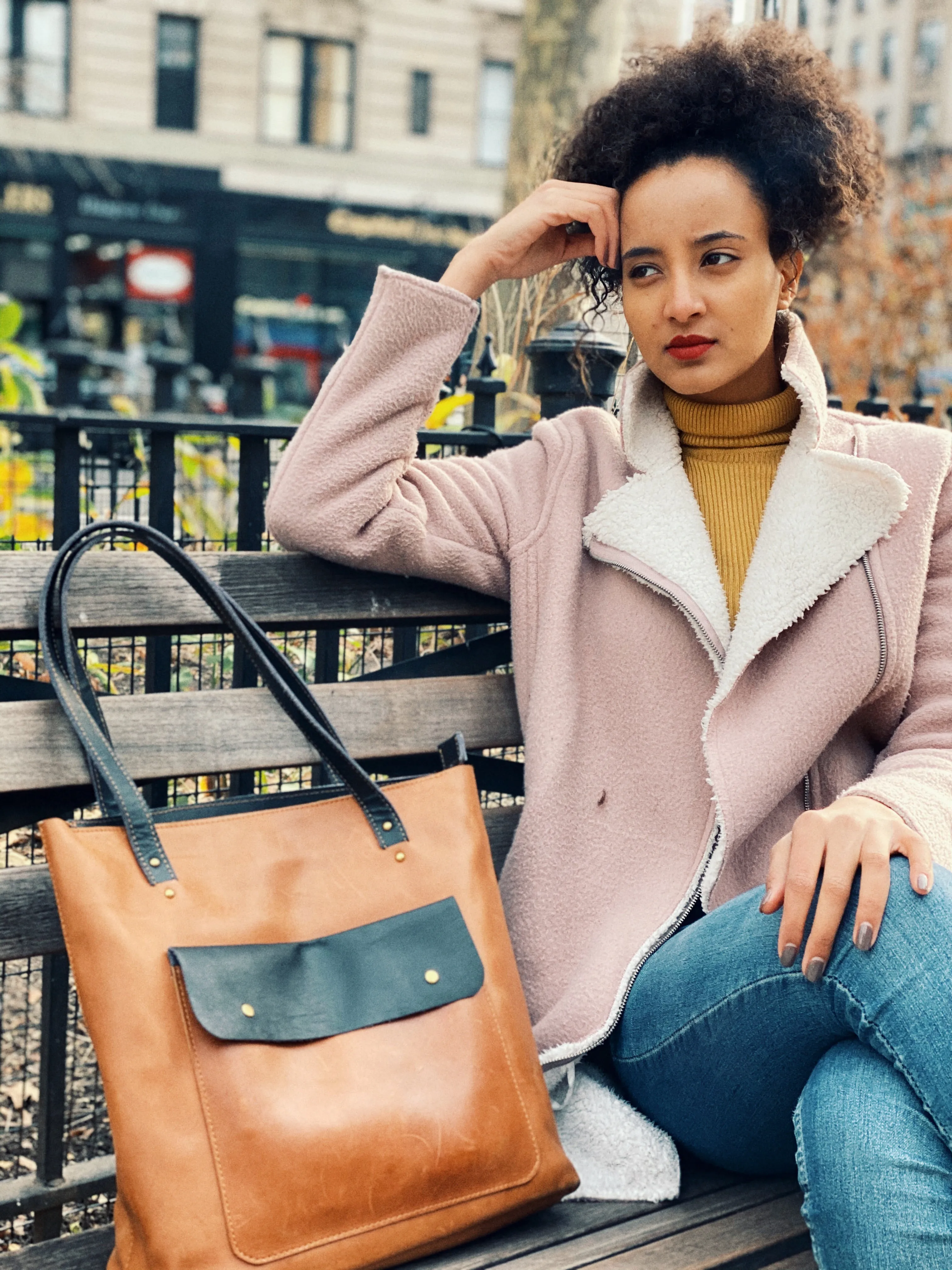 HULE TOTE: BROWN LEATHER