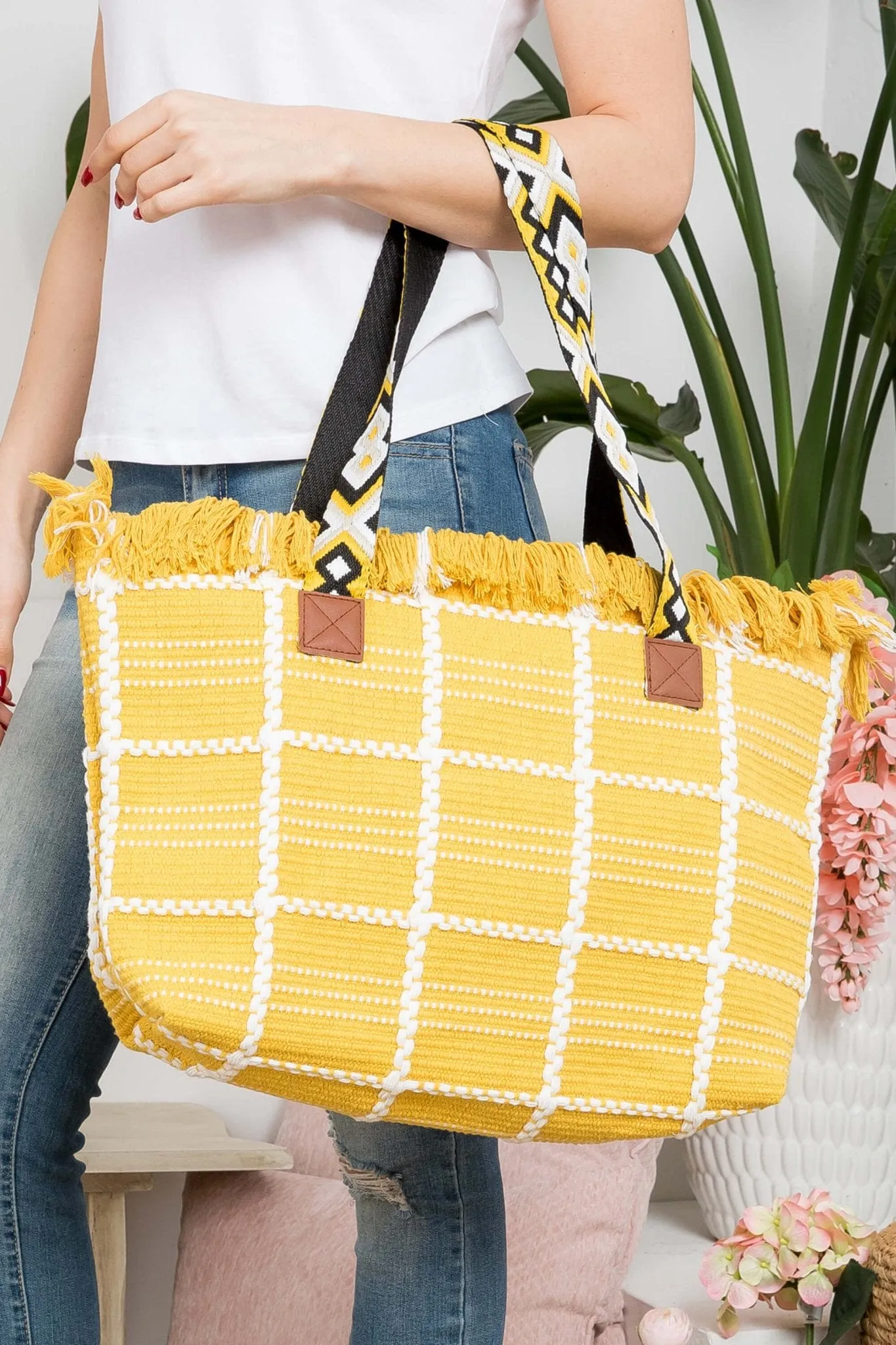 MB0176 Checked Pattern Top Fringe With Aztec Patterned Strap Tote Bag