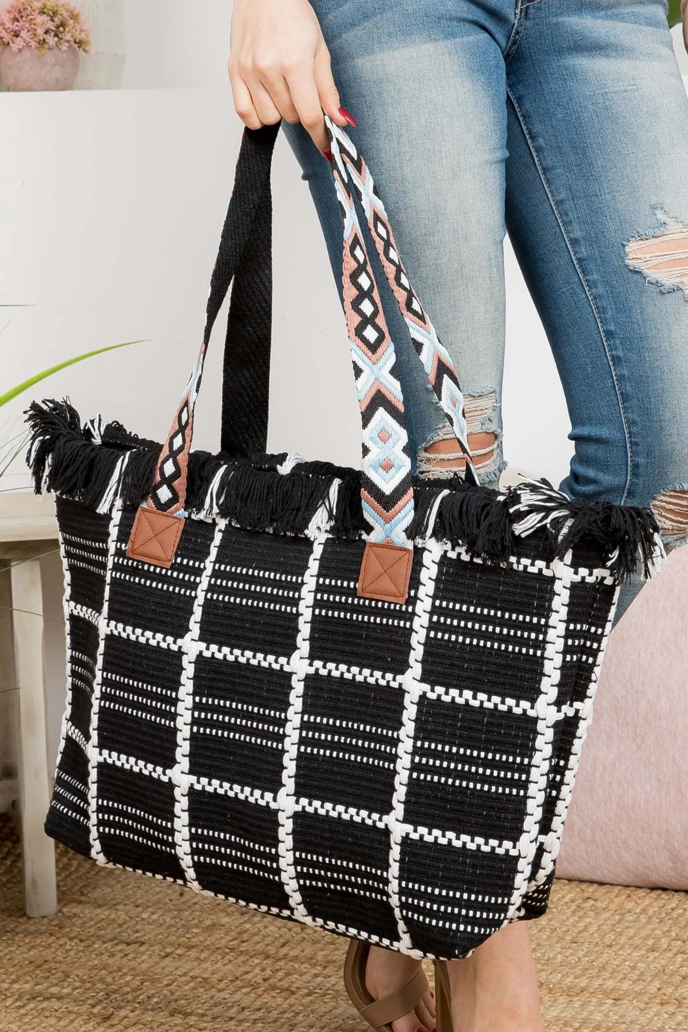 MB0176 Checked Pattern Top Fringe With Aztec Patterned Strap Tote Bag