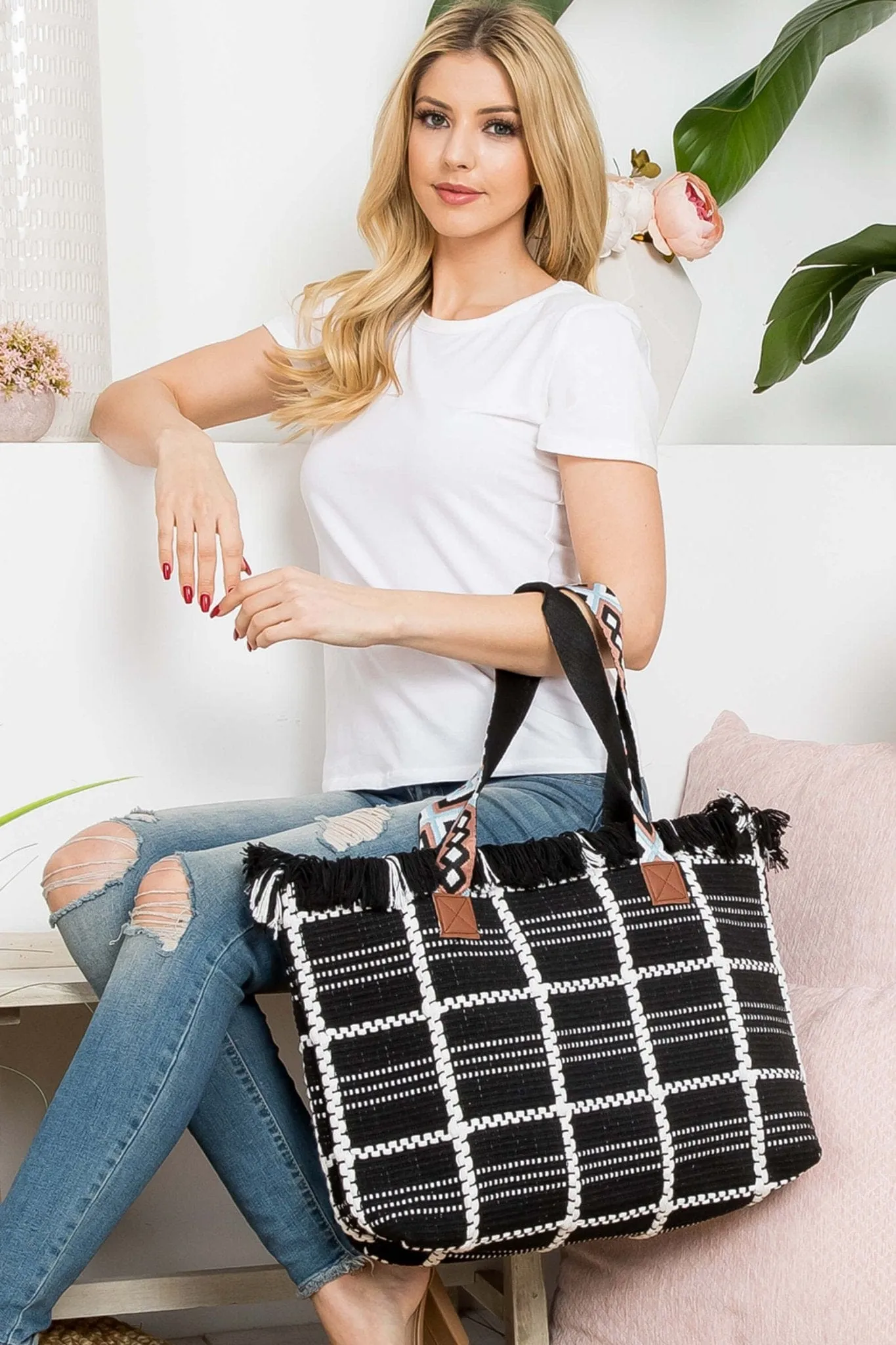 MB0176 Checked Pattern Top Fringe With Aztec Patterned Strap Tote Bag