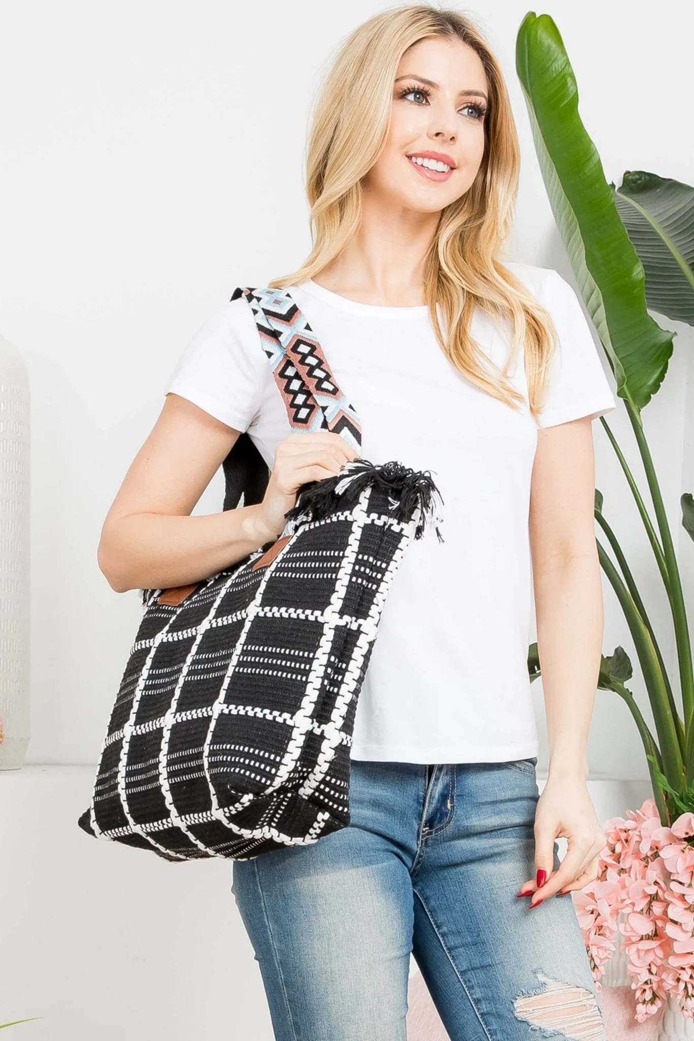 MB0176 Checked Pattern Top Fringe With Aztec Patterned Strap Tote Bag