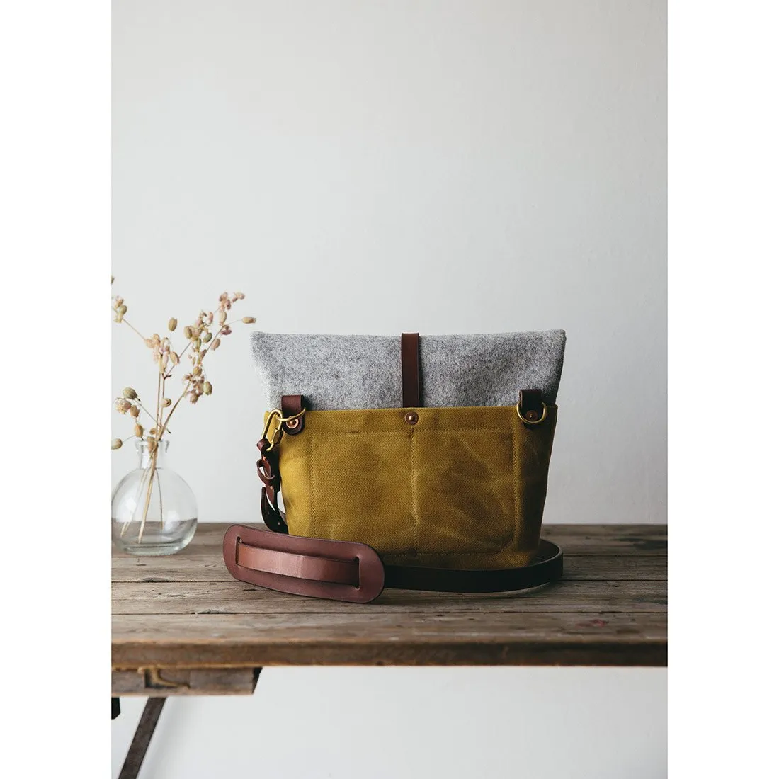 Roam Camera Bag Ochre