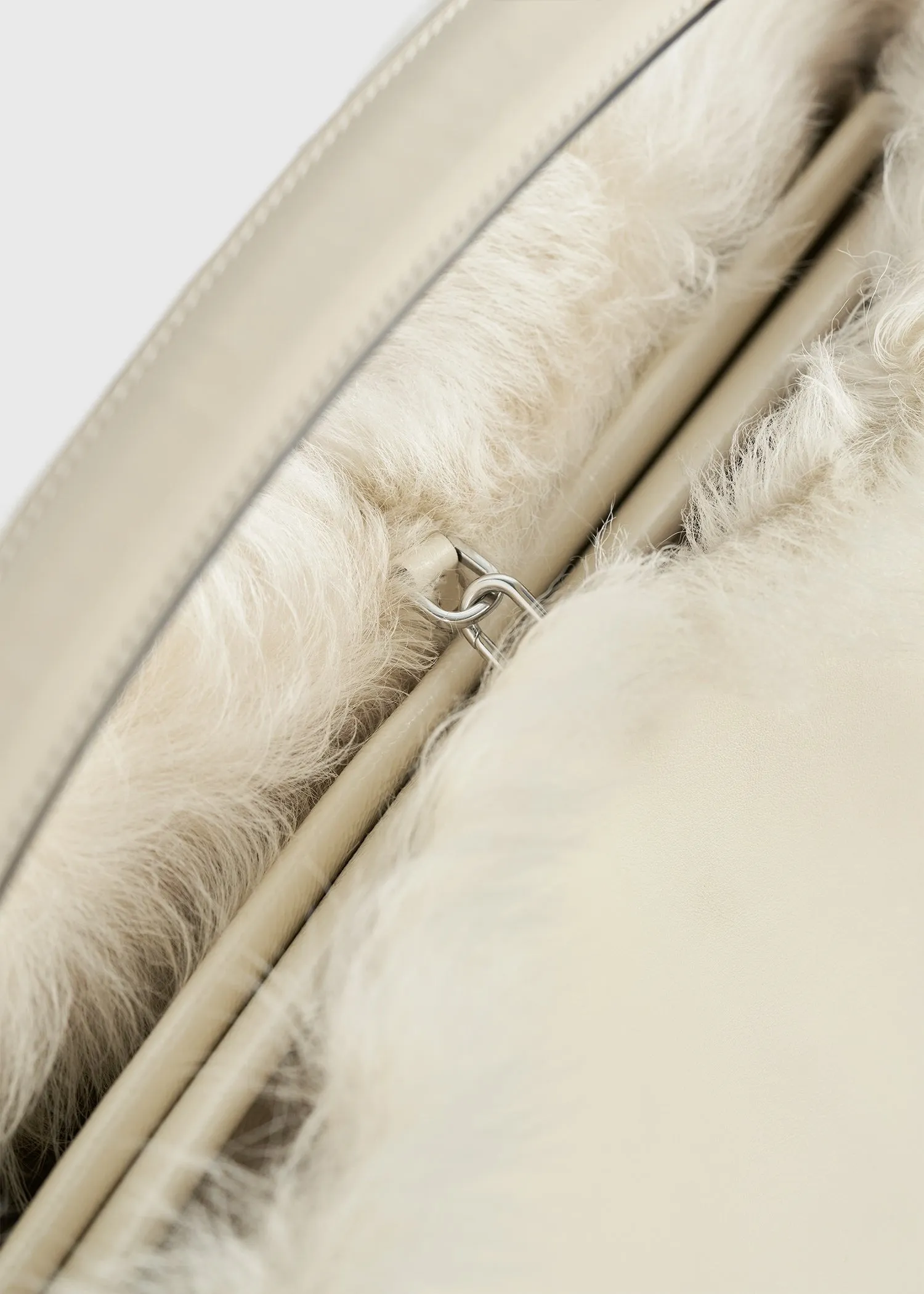 Shearling bag ecru